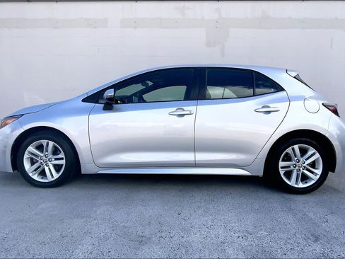 Used 2019 Toyota Corolla SE FWD image 3