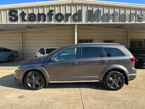 Used 2019 Dodge Journey Crossroad w/ Mopar All Weather Group FWD image 8