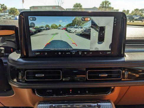 Used 2025 Lincoln Aviator Black Label AWD/4WD image 25