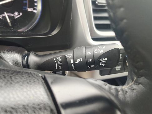 Used 2016 Toyota Highlander XLE image 17