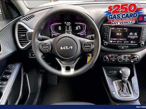 Used 2024 Kia Soul LX w/ Option Group 015 FWD image 5