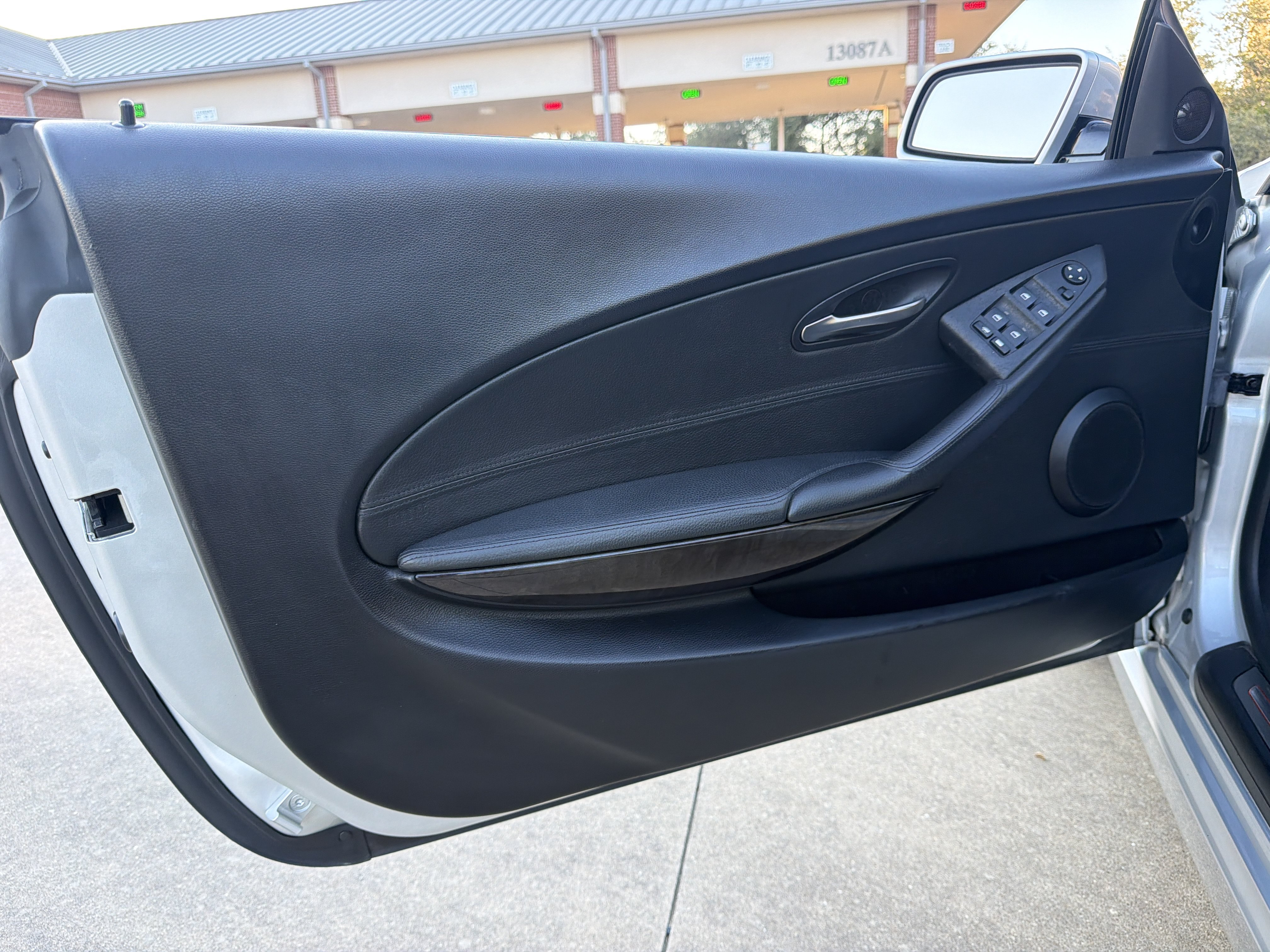 Used 2007 BMW 650i Convertible RWD image 13