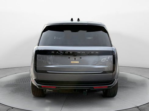 Used 2024 Land Rover Range Rover Long Wheelbase SE image 6