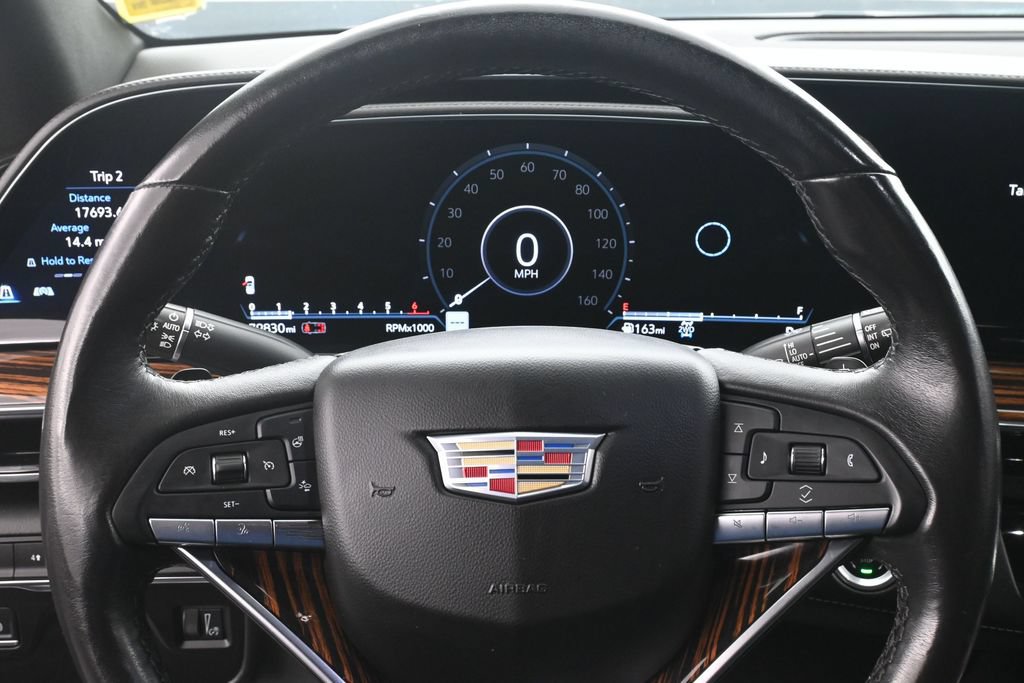 Used 2022 Cadillac Escalade Luxury w/ LPO, Illumination Package AWD/4WD image 9