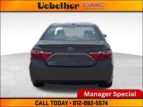 Used 2017 Toyota Camry SE w/ Moonroof Package FWD image 3