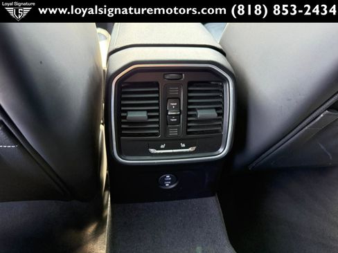 Used 2020 Porsche Macan AWD/4WD image 15