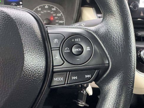 Used 2025 Toyota Corolla LE FWD image 27