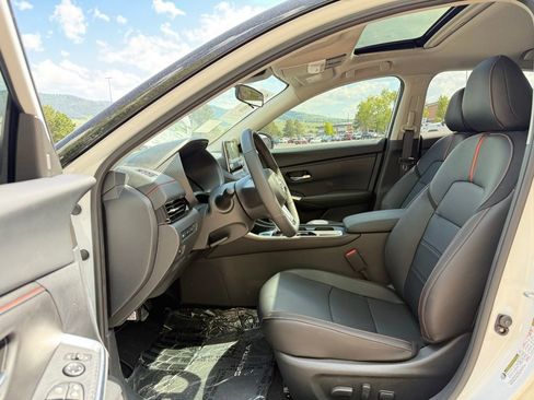 New 2025 Nissan Sentra SR w/ SR Premium Package image 13