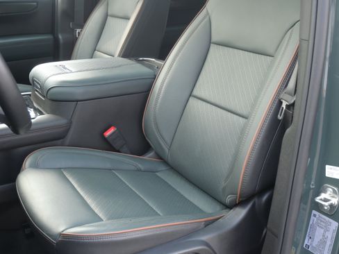 Used 2026 GMC Yukon AT4 AWD/4WD image 16