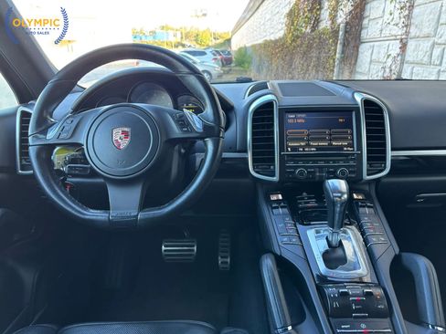 Used 2012 Porsche Cayenne S w/ Premium Pkg Plus image 20