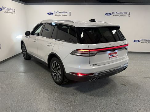 New 2026 Lincoln Aviator AWD image 30