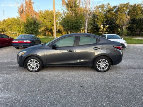 Used 2018 Toyota Yaris iA FWD image 2