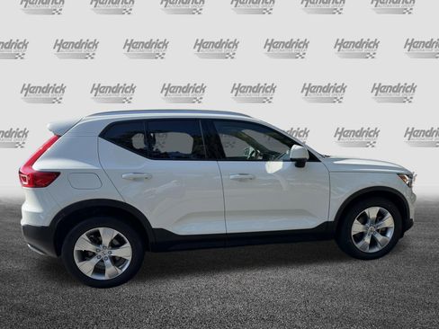 Used 2020 Volvo XC40 T5 Momentum AWD/4WD image 11