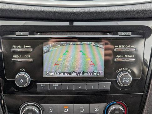 Used 2016 Nissan Rogue S image 14