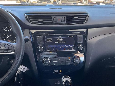 Used 2020 Nissan Rogue Sport S image 8