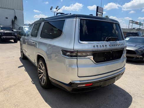 Used 2024 Jeep Grand Wagoneer L Series III AWD/4WD image 6