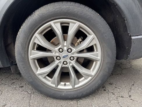Used 2020 Ford Explorer Limited RWD image 16