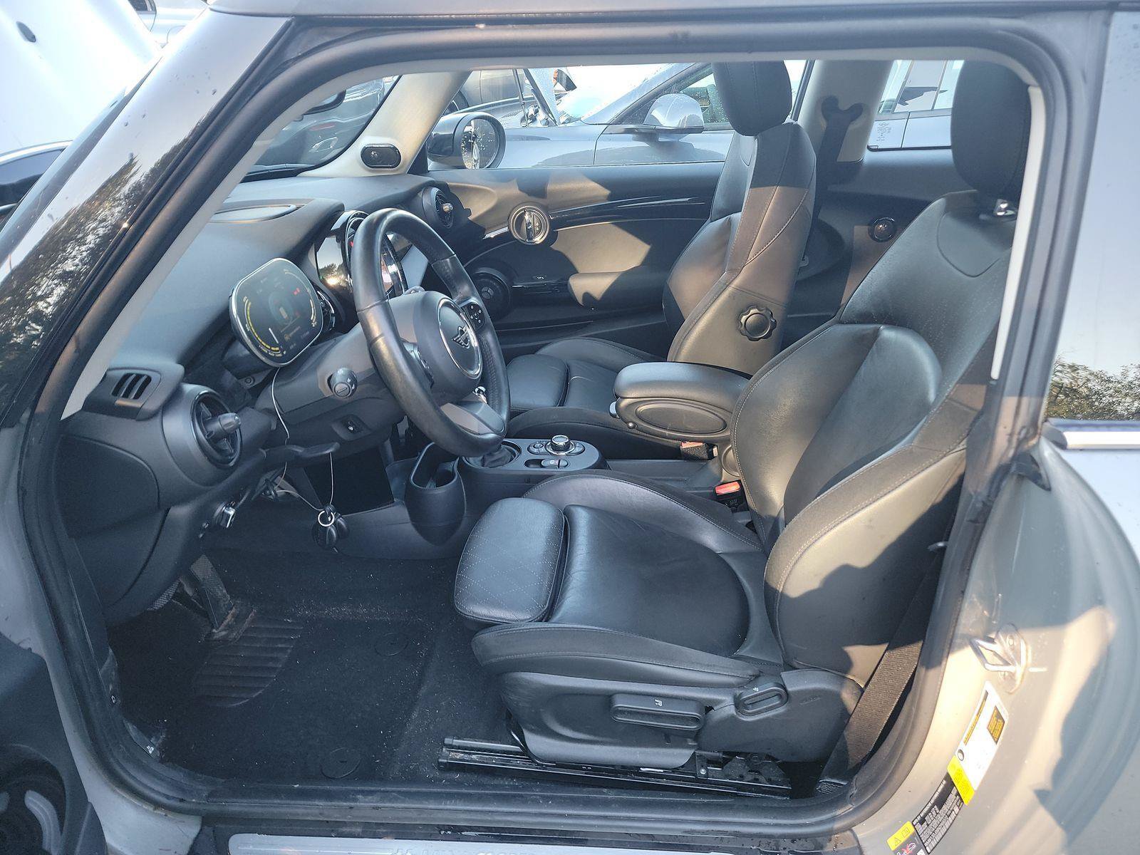 Used 2022 MINI Cooper SE FWD image 9