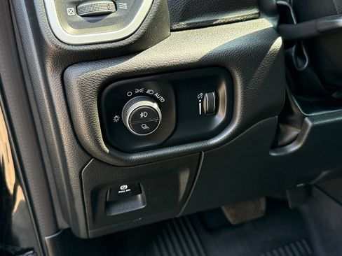 Used 2022 RAM 1500 Big Horn AWD/4WD image 19