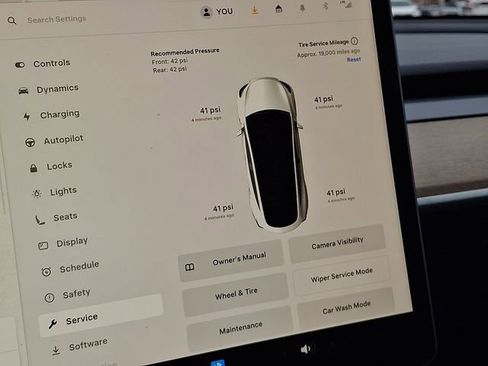 Used 2023 Tesla Model Y Long Range image 31