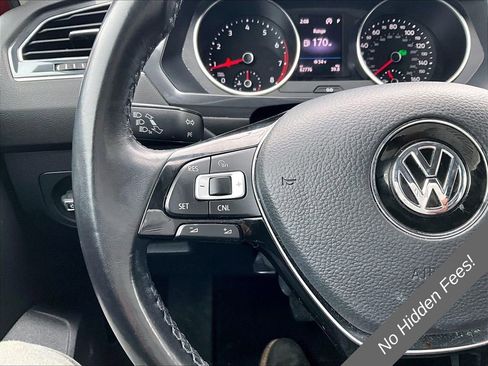 Used 2018 Volkswagen Tiguan SE AWD/4WD image 14