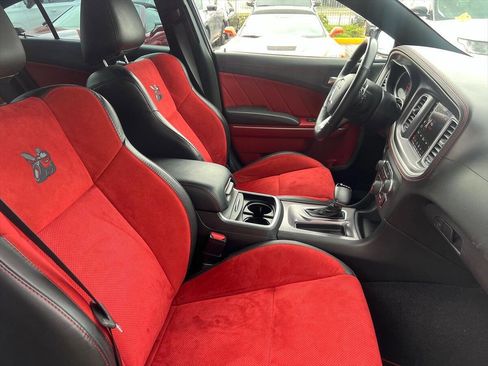 Used 2022 Dodge Charger Scat Pack w/ Dynamics Package image 8
