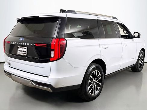 Used 2025 Ford Expedition Platinum AWD/4WD image 4