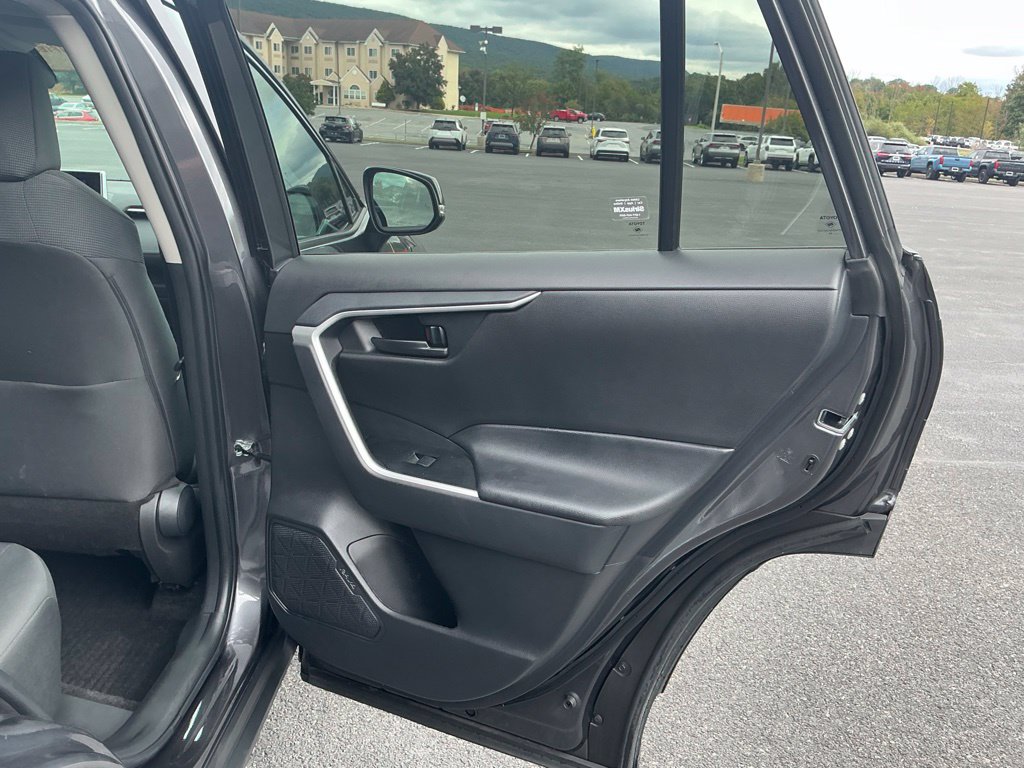 Certified 2024 Toyota RAV4 LE AWD/4WD image 32