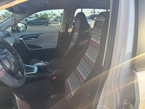 Used 2021 Toyota RAV4 XLE Premium AWD/4WD image 9
