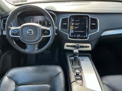 Used 2018 Volvo XC90 T5 Momentum w/ Convenience Package image 14