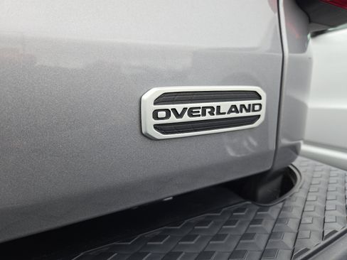 Used 2020 Jeep Gladiator Overland image 5
