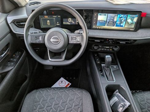 New 2026 Nissan Kicks SV FWD image 9
