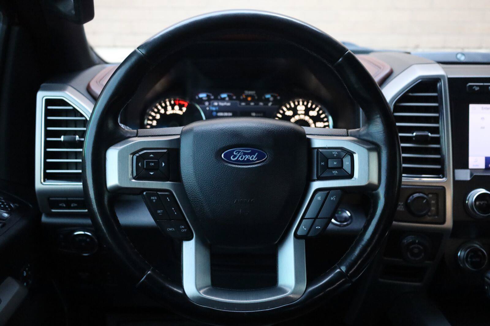 Used 2020 Ford F150 Platinum w/ Equipment Group 701A Luxury AWD/4WD image 30