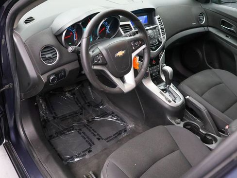 Used 2013 Chevrolet Cruze LT image 4