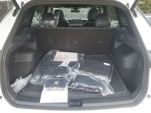 New 2026 Volkswagen Tiguan SE R-Line image 9