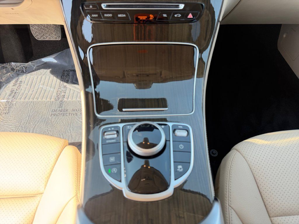 Certified 2019 Mercedes-Benz GLC 300 w/ Parking Assistance Package image 11
