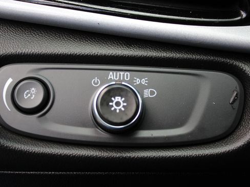 Used 2016 Chevrolet Volt LT image 11