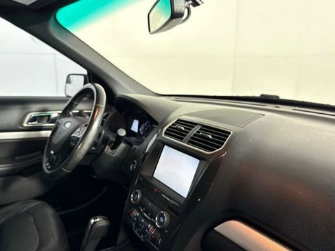 Used 2016 Ford Explorer XLT w/ Equipment Group 202A image 35