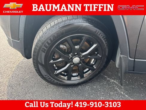 Used 2016 Jeep Cherokee Latitude w/ Comfort & Convenience Group AWD/4WD image 27