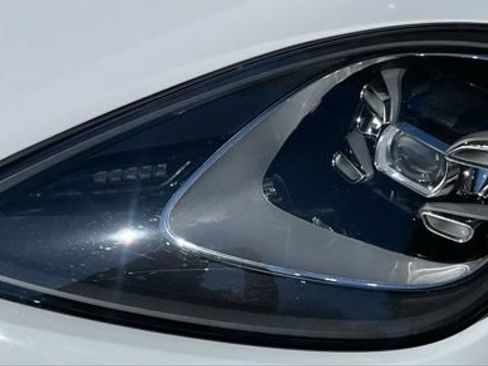 Used 2019 Porsche Cayenne AWD/4WD image 12