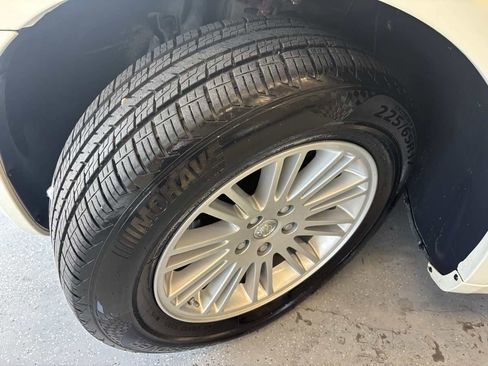 Used 2009 Chrysler 300 Touring RWD image 25