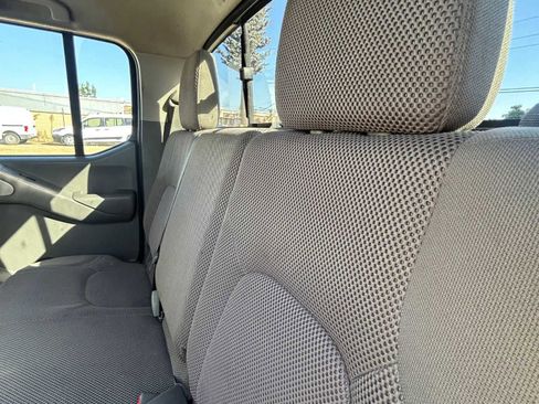 Used 2016 Nissan Frontier SV w/ SV Value Truck Package AWD/4WD image 16