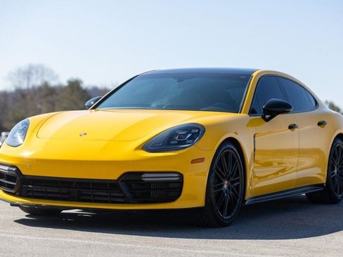 Used 2018 Porsche Panamera 4S image 11