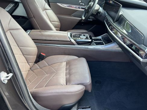 Used 2024 BMW i7 xDrive60 RWD image 30