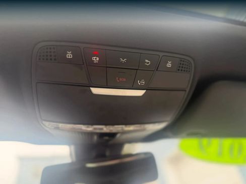 Used 2019 Mercedes-Benz E 300 4MATIC image 27