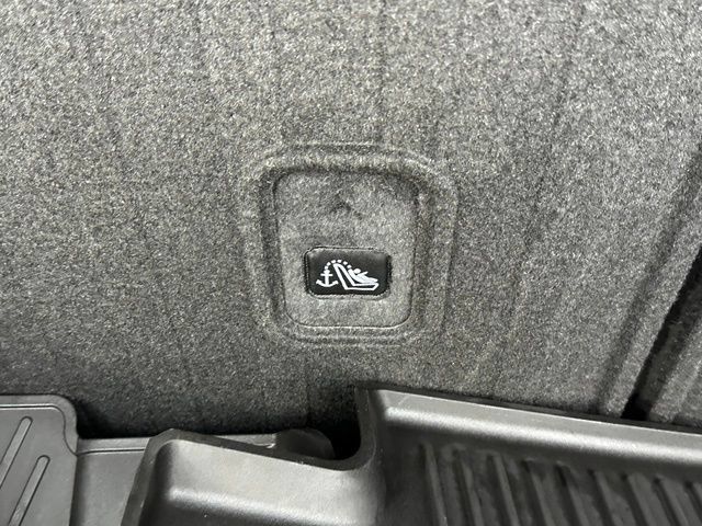 Certified 2025 Nissan Rogue SV AWD/4WD image 17