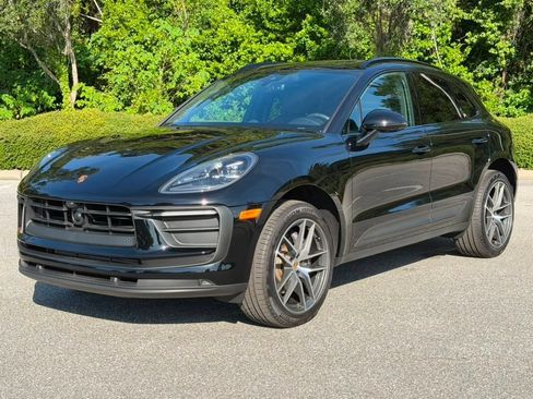 Certified 2026 Porsche Macan AWD/4WD image 1