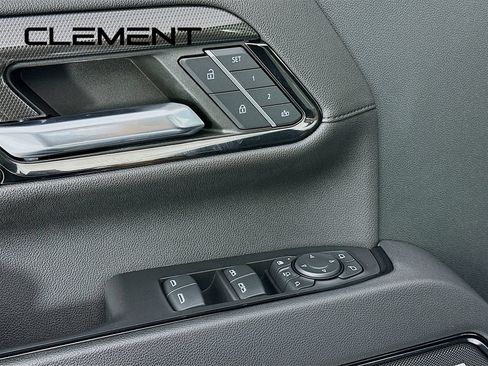 Used 2024 GMC Sierra 3500 AT4 w/ AT4 Premium Plus Package AWD/4WD image 28