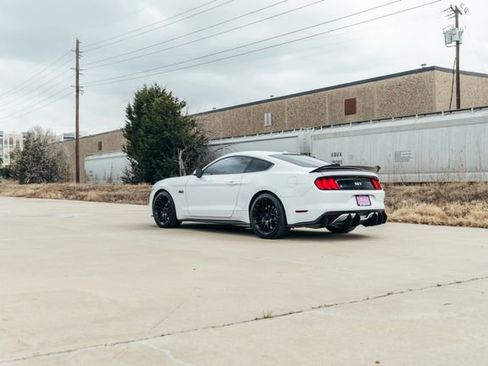Used 2017 Ford Mustang GT Premium image 37