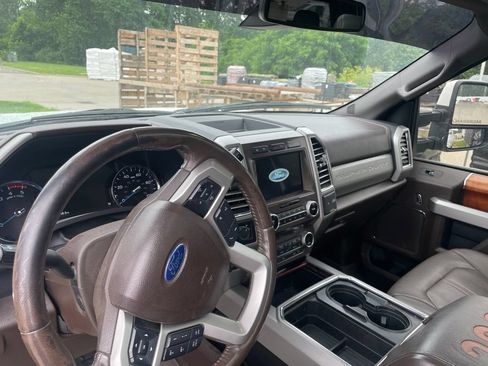 Used 2017 Ford F350 King Ranch w/ FX4 Off-Road Package AWD/4WD image 13